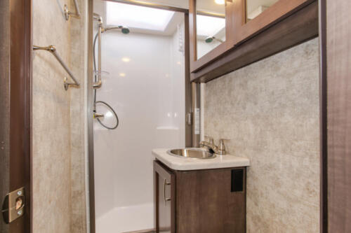 Four Seasons RV Rentals - Class C Medium Motorhome | Bathroom