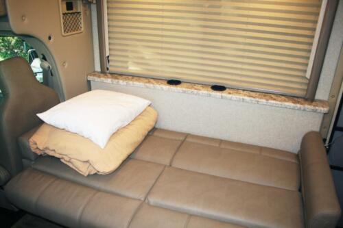 Four Seasons RV Rentals - Class C X-Large Motorhome | Dinette Bed
